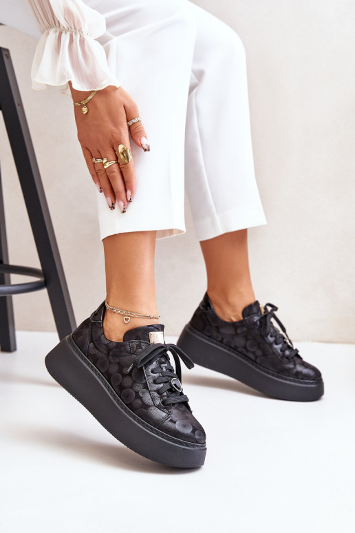 Peau baskets avec une plateforme Il fautciejka 06191-42 couleur noire Peau baskets avec une plateforme Il fautciejka 06191-42 couleur noire