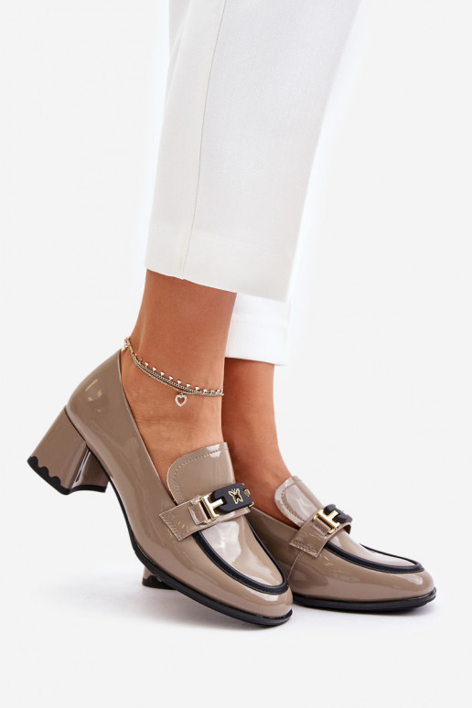 avec effet vernis chaussures Féminin avec des talons avec des ornements Artiker 55C1054 beige avec effet vernis chaussures Féminin avec des talons avec des ornements Artiker 55C1054 beige