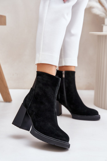 Warme Wildlederstiefeletten auf Absatz D&A CR42-106 schwarze Farbe