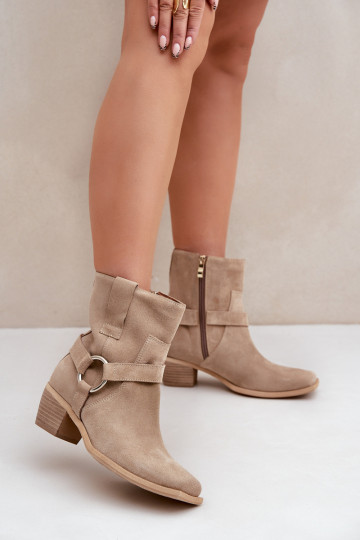 Boots van natuurlijke suede met hakken, in ivoorkleur 2