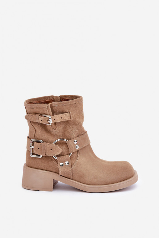 Chaussures en daim Féminin Sur un talon bas Klocku avec des bandes Zazoo 3644 beige Chaussures en daim Féminin Sur un talon bas Klocku avec des bandes Zazoo 3644 beige