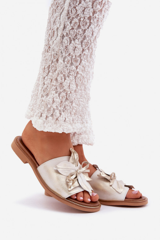 Chaussons avec des ornements Cuir naturel Zazoo 3667 couleur dorée Przecierany Chaussons avec des ornements Cuir naturel Zazoo 3667 couleur dorée Przecierany