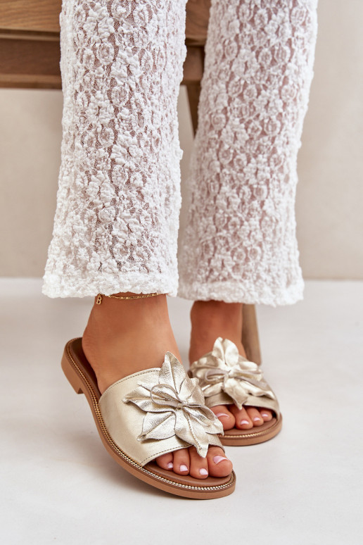 Chaussons avec des ornements Cuir naturel Zazoo 3667 couleur dorée Chaussons avec des ornements Cuir naturel Zazoo 3667 couleur dorée