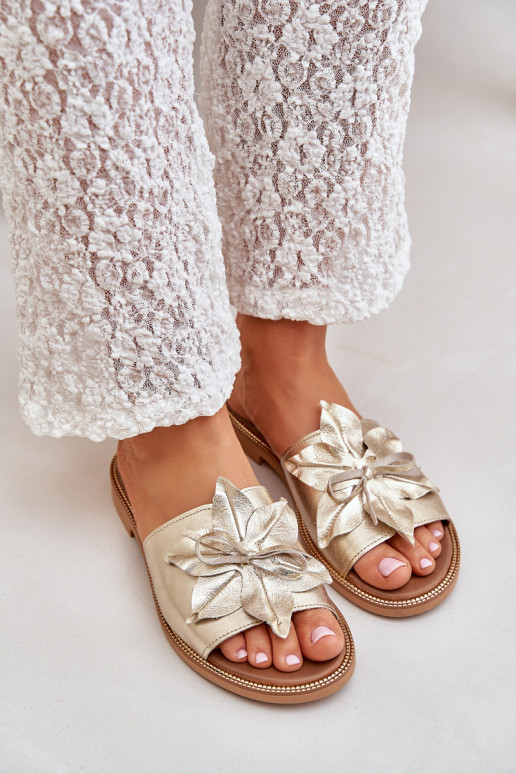 Chaussons avec des ornements Cuir naturel Zazoo 3667 couleur dorée Chaussons avec des ornements Cuir naturel Zazoo 3667 couleur dorée