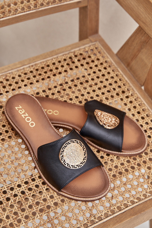 Pantoufles en cuir avec des ornements avec des talons larges Zazoo 3047/O couleur noire Pantoufles en cuir avec des ornements avec des talons larges Zazoo 3047/O couleur noire