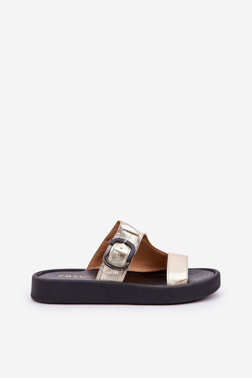 Pantoufles en cuir Féminin avec une plateforme Zazoo 3024 couleur dorée Pantoufles en cuir Féminin avec une plateforme Zazoo 3024 couleur dorée