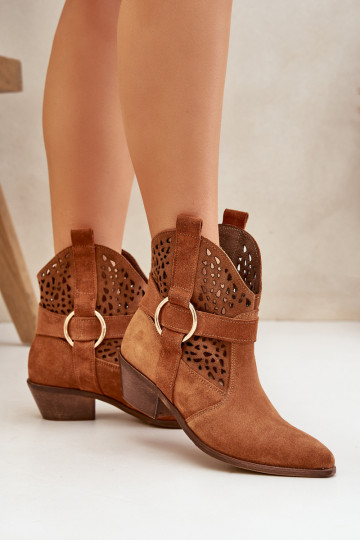Chaussures en daim style coÀ-boy avec des éléments ajourés avec des talons Zazoo 2994 marron