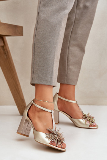 Leren sandalen met hakken en ornamenten Laura Messi 2758 gouden kleur 2