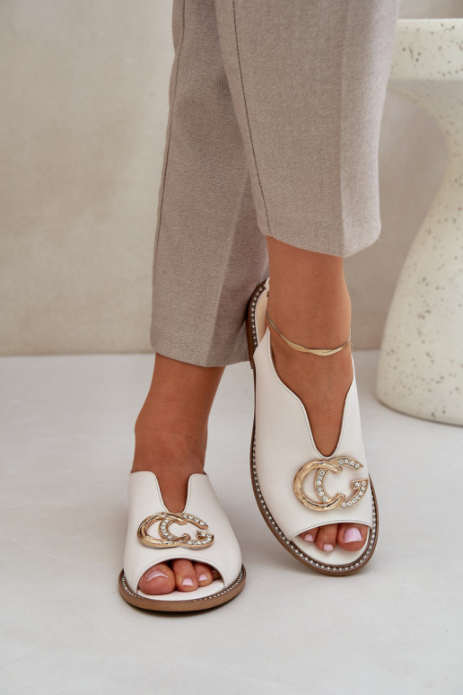 Dames sandalen met brede hakken met ornamenten Laura Messi 2865 ivoor Dames sandalen met brede hakken met ornamenten Laura Messi 2865 ivoor