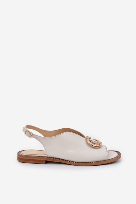 Dames sandalen met brede hakken met ornamenten Laura Messi 2865 ivoor Dames sandalen met brede hakken met ornamenten Laura Messi 2865 ivoor