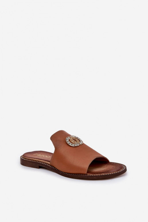 Style élégant Pantoufles en cuir Féminin avec des ornements Zazoo 3008 marron Style élégant Pantoufles en cuir Féminin avec des ornements Zazoo 3008 marron