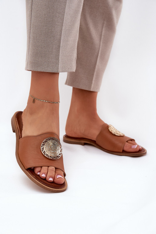 Zazoo 2938 Leren pantoffels met brede hakken met ornamenten bruine kleur Zazoo 2938 Leren pantoffels met brede hakken met ornamenten bruine kleur