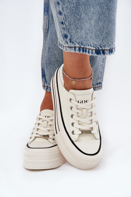 Peau Chaussures de loisirs avec une plateforme GOE RR2N4106 couleur blanche Peau Chaussures de loisirs avec une plateforme GOE RR2N4106 couleur blanche