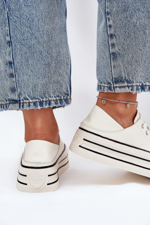 Peau Chaussures de loisirs avec une plateforme GOE RR2N4106 couleur blanche Peau Chaussures de loisirs avec une plateforme GOE RR2N4106 couleur blanche