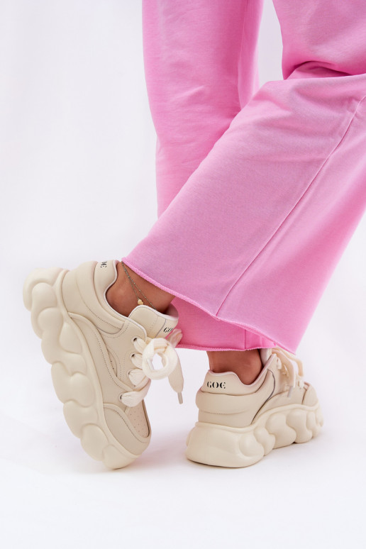 Peau Chaussures modèle baskets Féminin avec une plateforme GOE RR2N4043 beige Peau Chaussures modèle baskets Féminin avec une plateforme GOE RR2N4043 beige