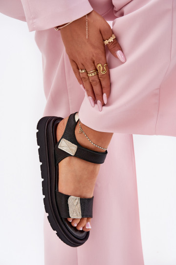 Sandales pour femmes Féminin avec une plateforme Zazoo 40443 couleur noire