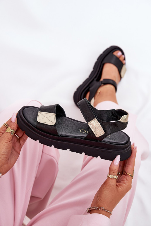 Sandales pour femmes Féminin avec une plateforme Zazoo 40443 couleur noire Sandales pour femmes Féminin avec une plateforme Zazoo 40443 couleur noire