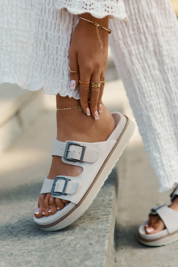 Chaussons femme en daim avec boucles D.Franklin DFSH405001 beige