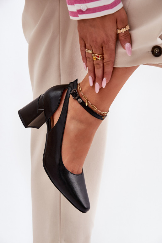 Peau Chaussures avec des talons Il fautciejka K6816-01 couleur noire
