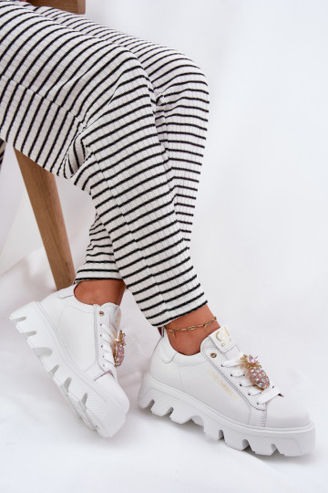 Leren sportschoenen versierd met ananas broche CheBello 4651 witte kleur 2