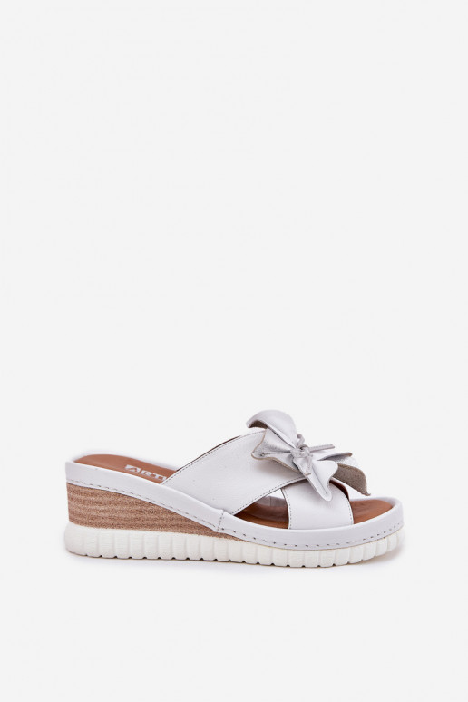 Leren pantoffels Dames Op de INig Met sierlijk Een bloem Artiker 54C0538 INit-zilvere kleur Leren pantoffels Dames Op de INig Met sierlijk Een bloem Artiker 54C0538 INit-zilvere kleur