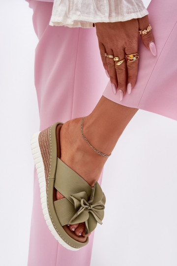 Leren pantoffels Dames Op de INig Met sierlijk Een bloem Artiker 52C0503 groene kleur 2