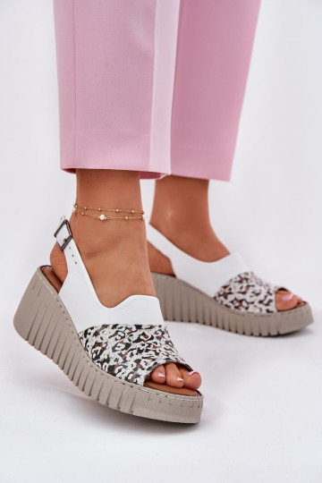 Sandales pour femmesActivéturalnej Skóry Sur un coin Artiker 56C0958 couleur blanche 2