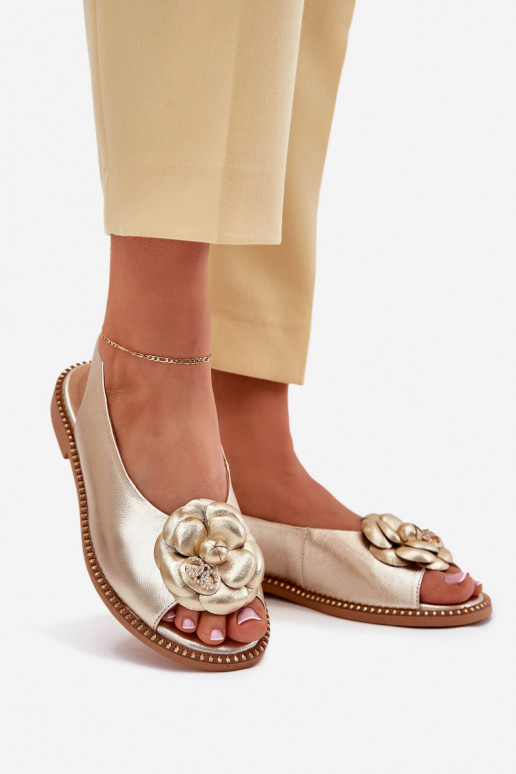 Leer Platte sandalen met ornamenten CheBello 4642 gouden kleur Leer Platte sandalen met ornamenten CheBello 4642 gouden kleur