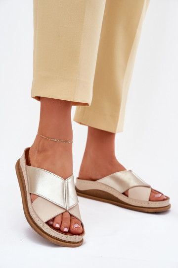 Leren pantoffels Dames met platform Het heeftciejka L4986-37 beige-gouden kleur