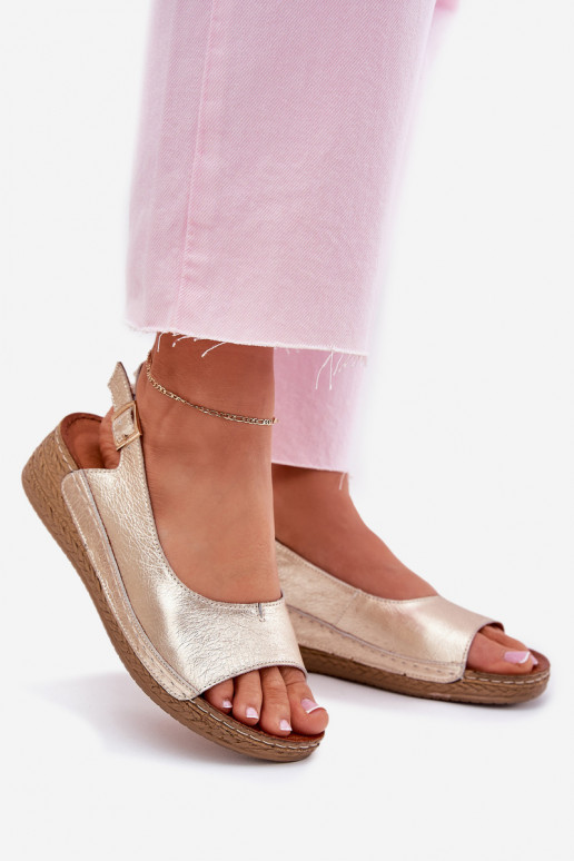 Damensandalen Feminin Auf einem Keil Es mussciejka L7069 -25 goldene Farbe