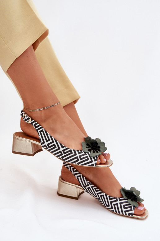 Damensandalen Feminin Klocke Mit Dekorationen Eine Blume Laura Messi 2973 INeiß-schZuarze Farbe