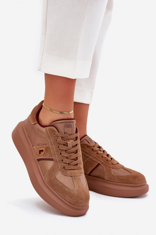 Peau Féminin Chaussures modèle baskets avec une plateforme Daniel Lopez Just Dare SS2D4005 marron Peau Féminin Chaussures modèle baskets avec une plateforme Daniel Lopez Just Dare SS2D4005 marron