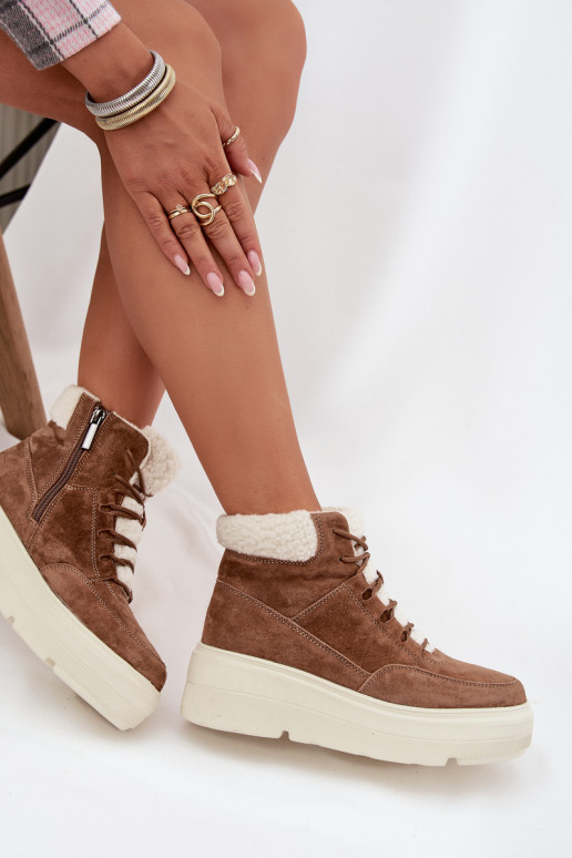 en daim Bottes de neige Féminin avec échauffement avec une plateforme Vinceza 95354 marron en daim Bottes de neige Féminin avec échauffement avec une plateforme Vinceza 95354 marron