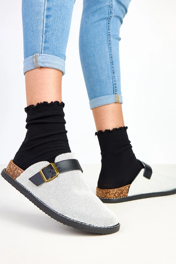 Chaussons noirs sur plateforme en liège avec boucle Polly 2