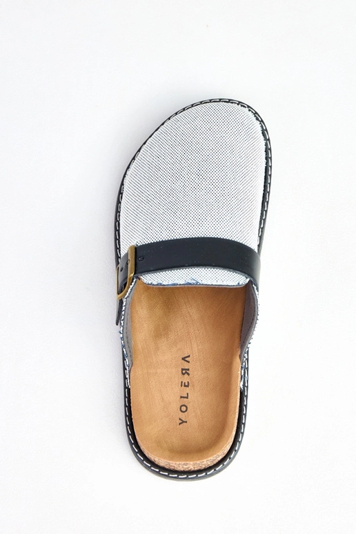 Chaussons noirs sur plateforme en... Chaussons noirs sur plateforme en...