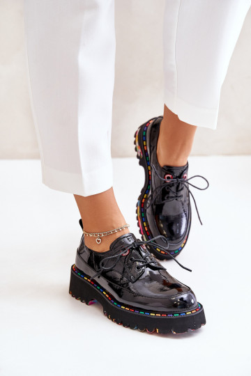 mit Lackeffekt Schuhe Feminin mit Schnürsenkeln Artiker 55C0497 schZuarze Farbe