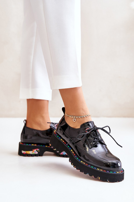 avec effet vernis chaussures Féminin avec des lacets Artiker 55C0497 couleur noire