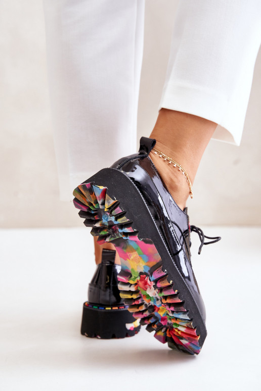 avec effet vernis chaussures Féminin avec des lacets Artiker 55C0497 couleur noire