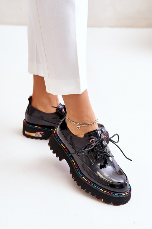 avec effet vernis chaussures Féminin avec des lacets Artiker 55C0497 couleur noire