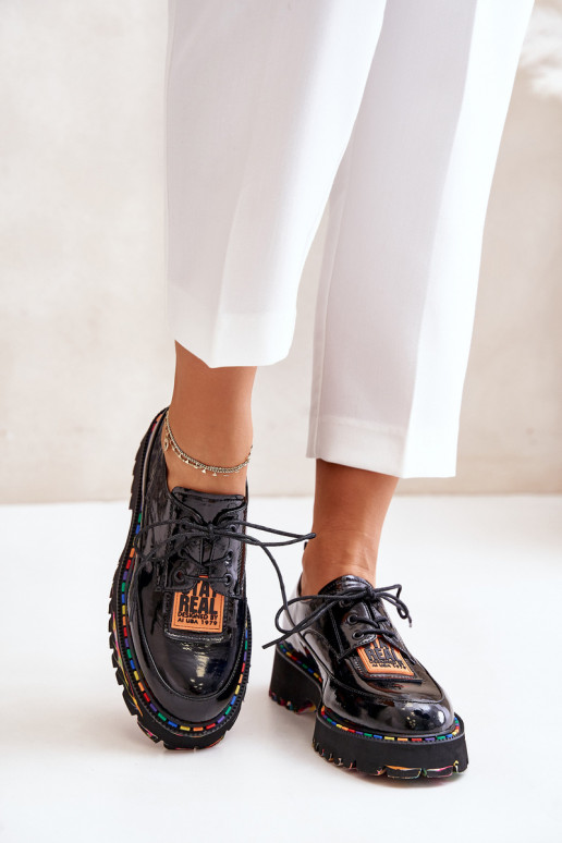 avec effet vernis chaussures Féminin avec des lacets Artiker 55C0499 couleur noire