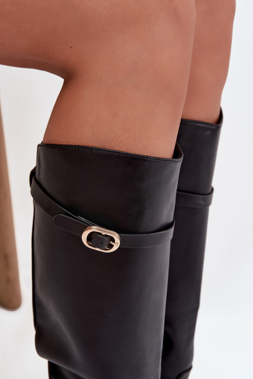 Damenstiefel mit breiten Absätzen, Riemen und goldenen Schnallen, schwarze Farbe, Sylvena