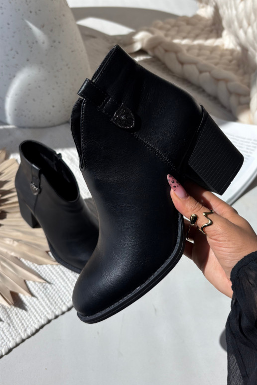 Warm gefütterte Damen-Stiefeletten aus schwarzem Eko-Leder Talienne Warm gefütterte Damen-Stiefeletten aus schwarzem Eko-Leder Talienne