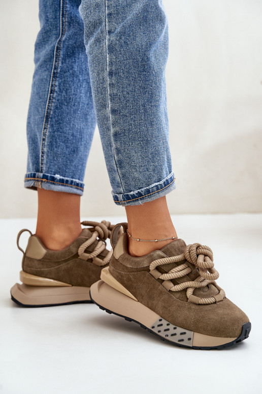 aus INildleder Sneakers Stilvollllschuhe Feminin mit einer PlattformGrubym Schnürungm Artiker 54C1466 braune Farbe