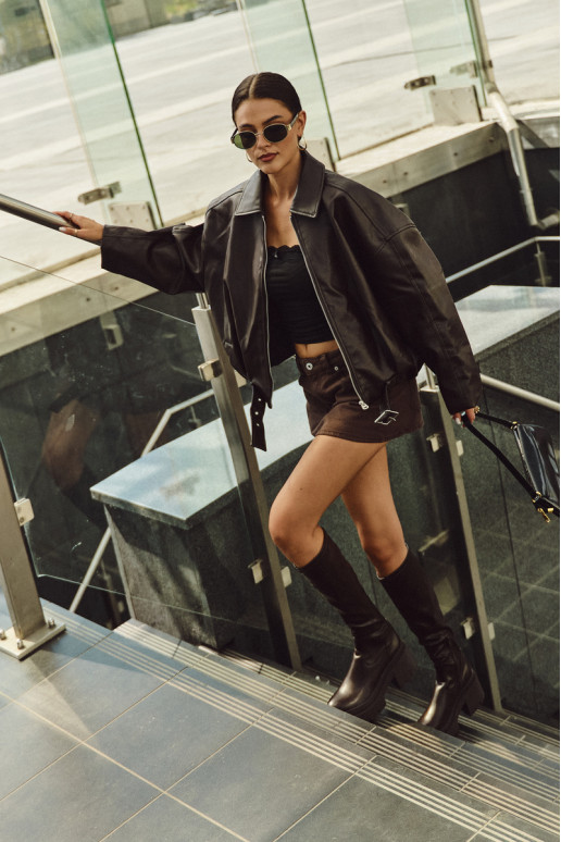 Dames lange laarzen op zware hakken en platform instapmodel bruin Florinne Dames lange laarzen op zware hakken en platform instapmodel bruin Florinne