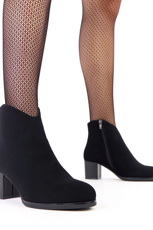 Zwarte laarzen met subtiele eco-leer...