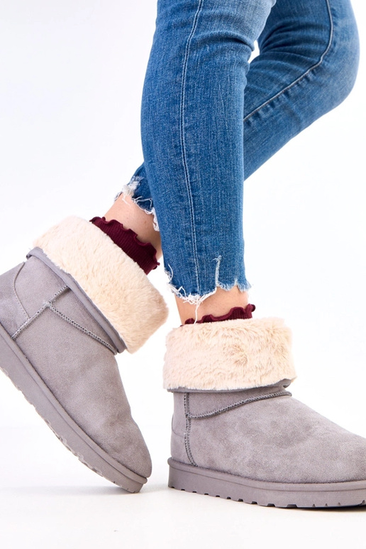 Graue Schneestiefel mit Fell auf...