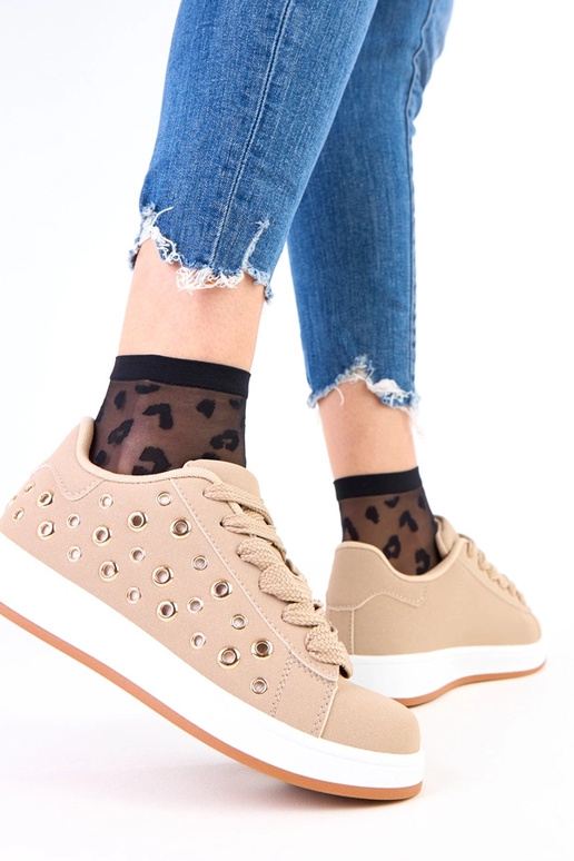 Braune Sneakers auf Plattform mit...