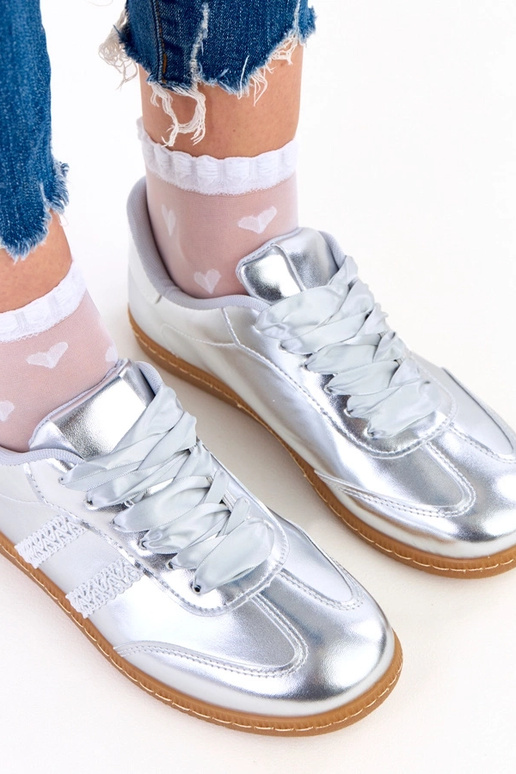 Baskets féminines argentées avec...