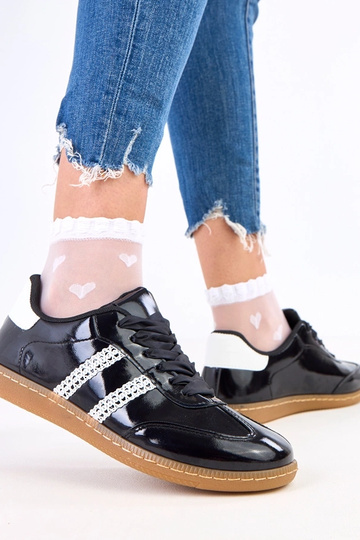 Baskets féminines noires avec lacets en satin Madres