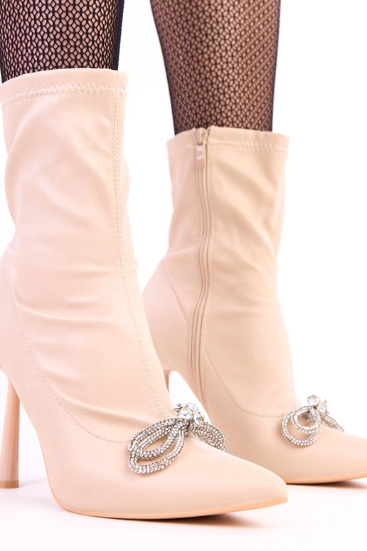 Bottines satinées couleur sable avec...